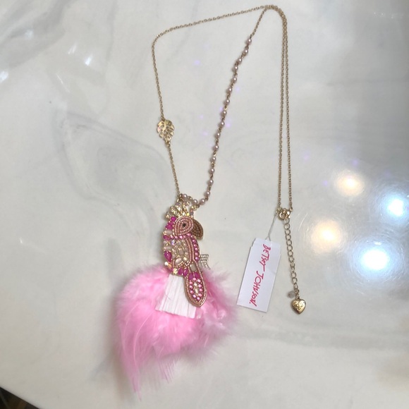 Betsey Johnson Long Necklace Parrot Pendant Crystal Raffia & Feathers NWT - Picture 1 of 16